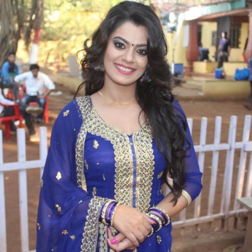 Nidhi jha beautiful photo in blue dress.